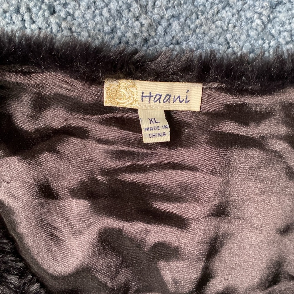 Fabulous Black Faux Fur women’s Jacket shrug 3/4 sleeves with bling sz XL - Picture 4 of 6